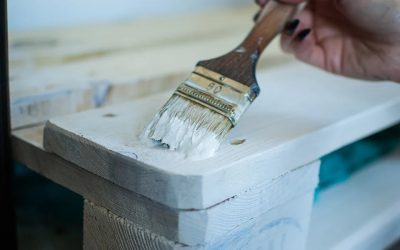 Jak malować meble, żeby efekt był zadowalający? Szybki sposób na odnowę zabudowy